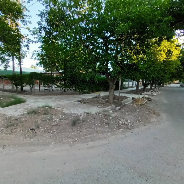 Image default