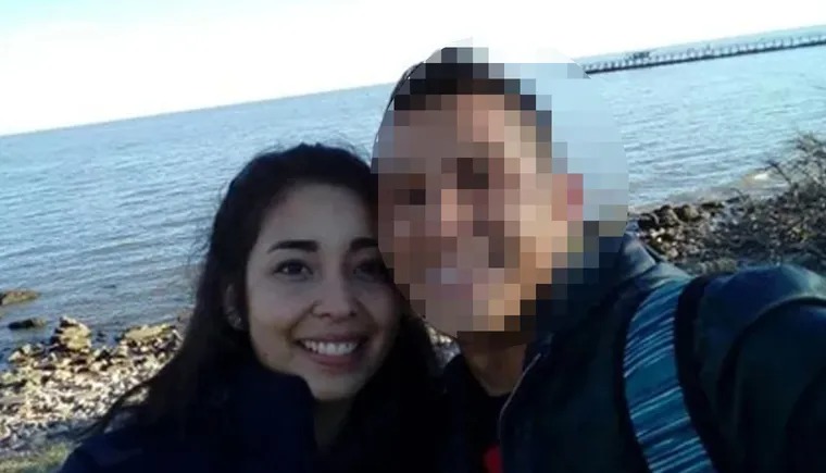 Image default